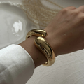 Brazalete Dorado Elegante