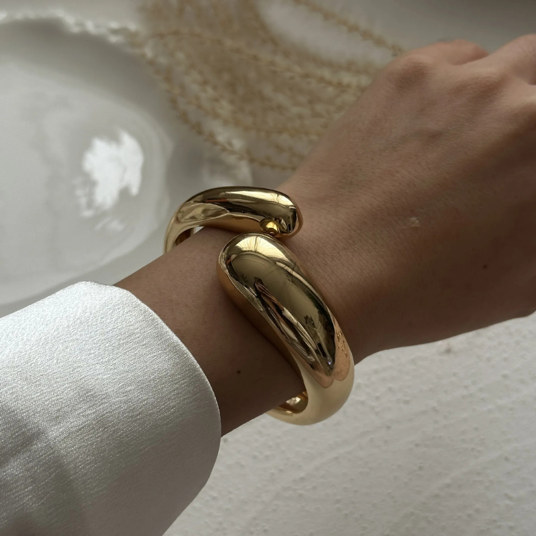 Brazalete Dorado Elegante