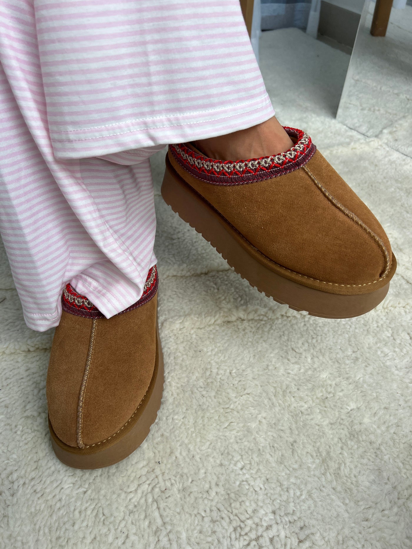 Tora platform teddy shoe - Brown/Red