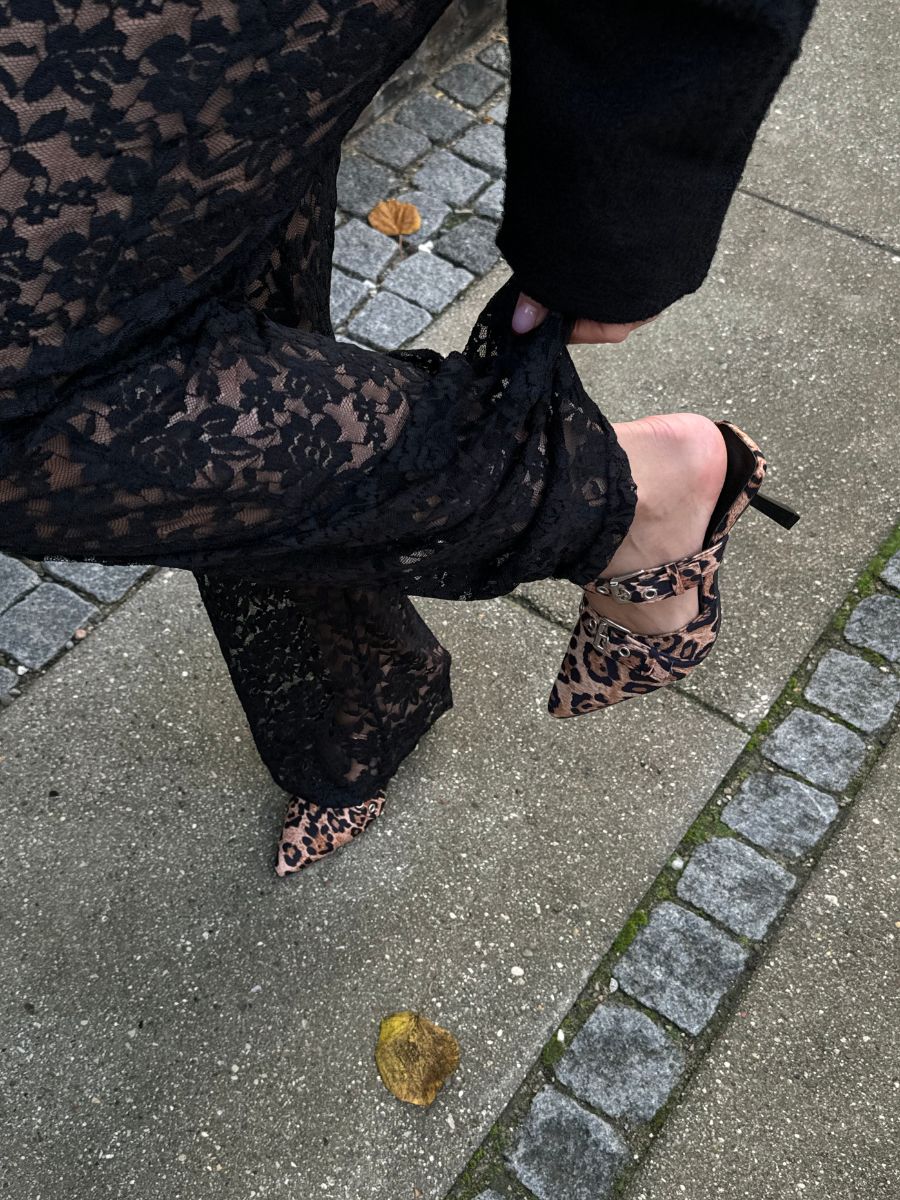 Leopard pumps