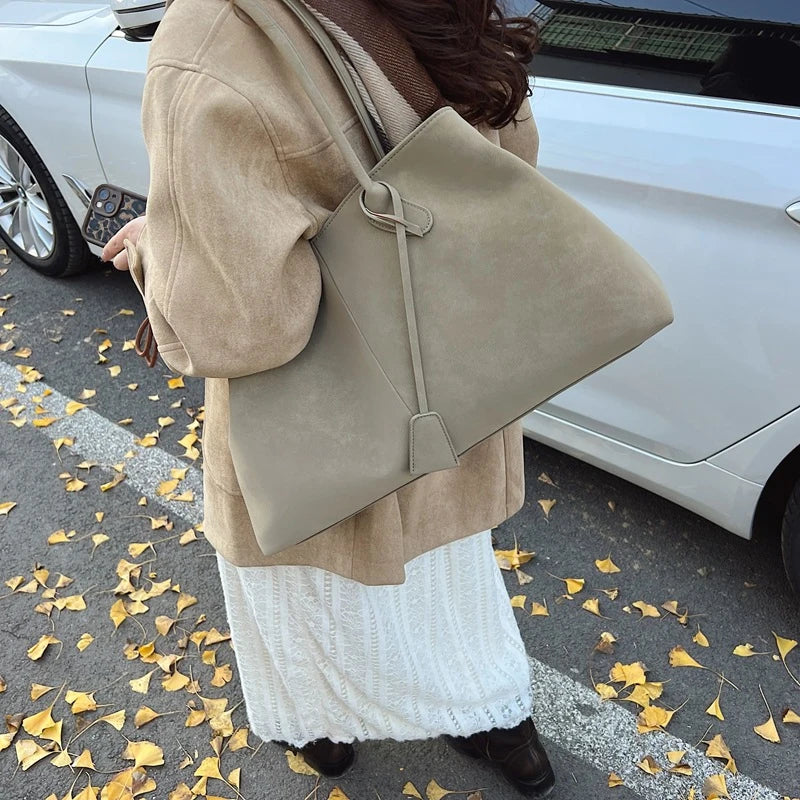 Madeleine Tote