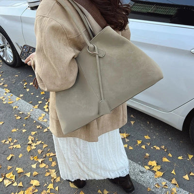 Madeleine Tote